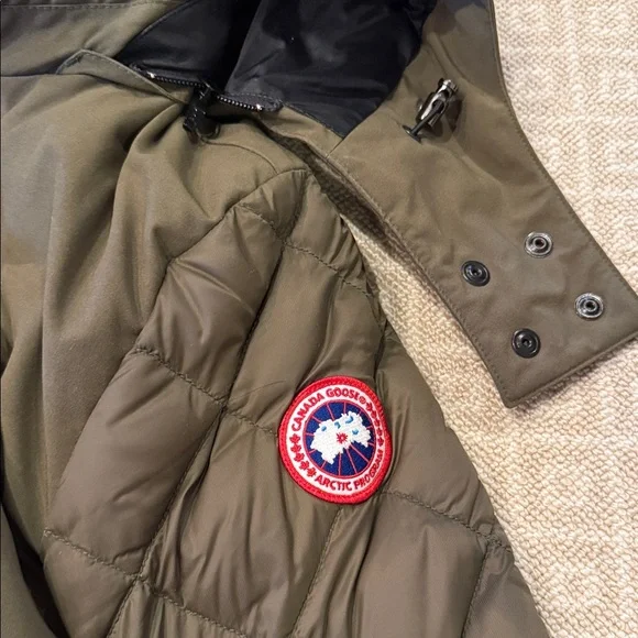 Canada Goose Women's Elwin Green Quilted Jacket. Excellent condition. - Picture 3 of 6
